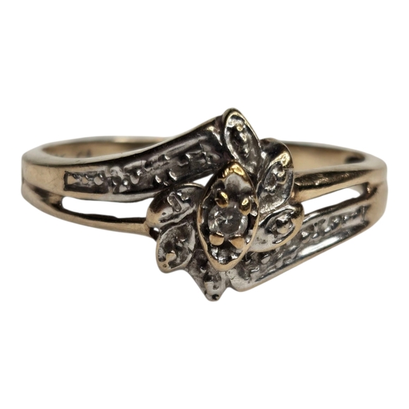 Vintage 10K Gold 6.5 Size Ring with Diamond Clusters Gorgeous 🥰 piece - Picture 14 of 15